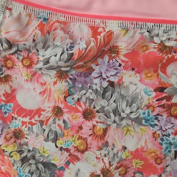 Lululemon Speed Shorts - Picture 10 of 10